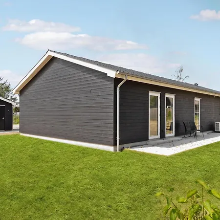 Gorgeous In With Kitchen Feriehus