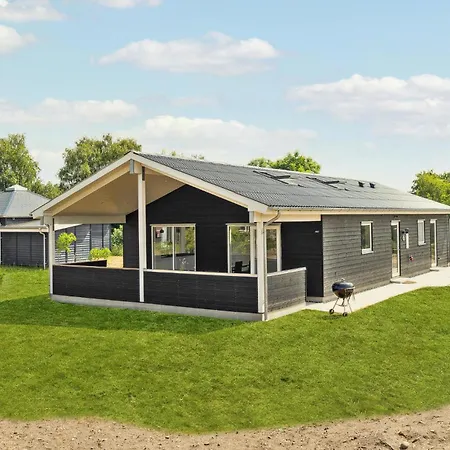 Holiday home Gorgeous In With Kitchen