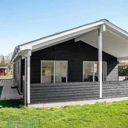 Gorgeous In With Kitchen Feriehus *